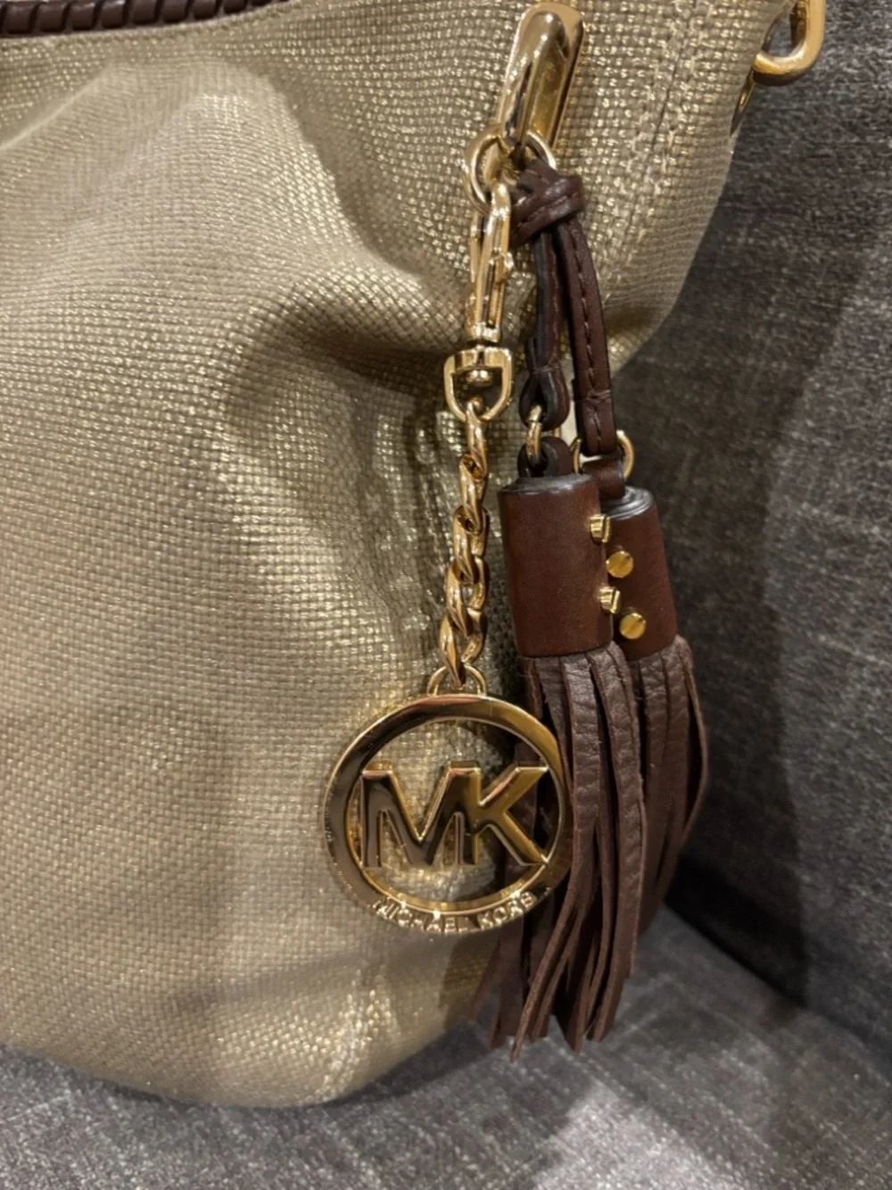 Michael Kors Bennett gold and brown straw shoulder bag - Picture 4 of 9